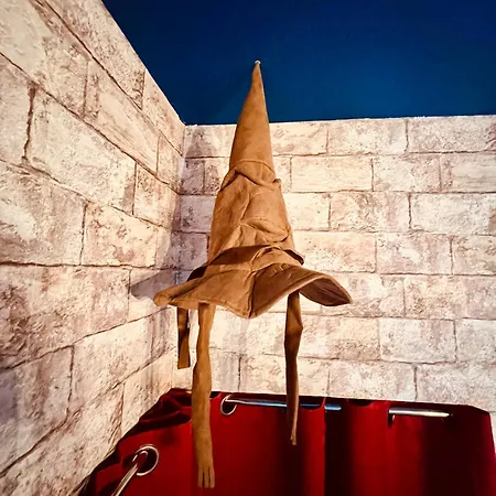 Le Logis Des Sorciers - Homy Montluçon